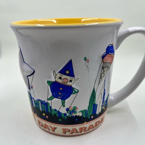 Macy’s Thanksgiving Day Parade 3-D embossed 2005 mug - Picture 10 of 12